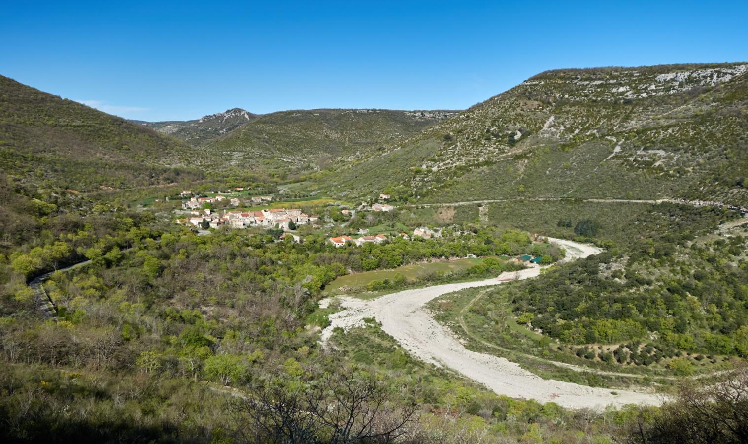 Dinsdag 19 april Vissec - Cirque de Navacelles (zuidkant) - Moulin de la Foux - Vissec 16 km Laagste punt: 328 m Hoogste punt: 704 m Totale