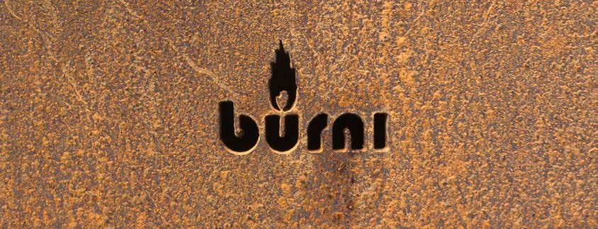 Burni Materiaal 3 mm Burni vuurelementen De complete BURNI collectie wordt geproduceerd van 3mm CorTen staal. Elke tuinhaard heeft een voorziening om een bbq rooster toe te voegen.
