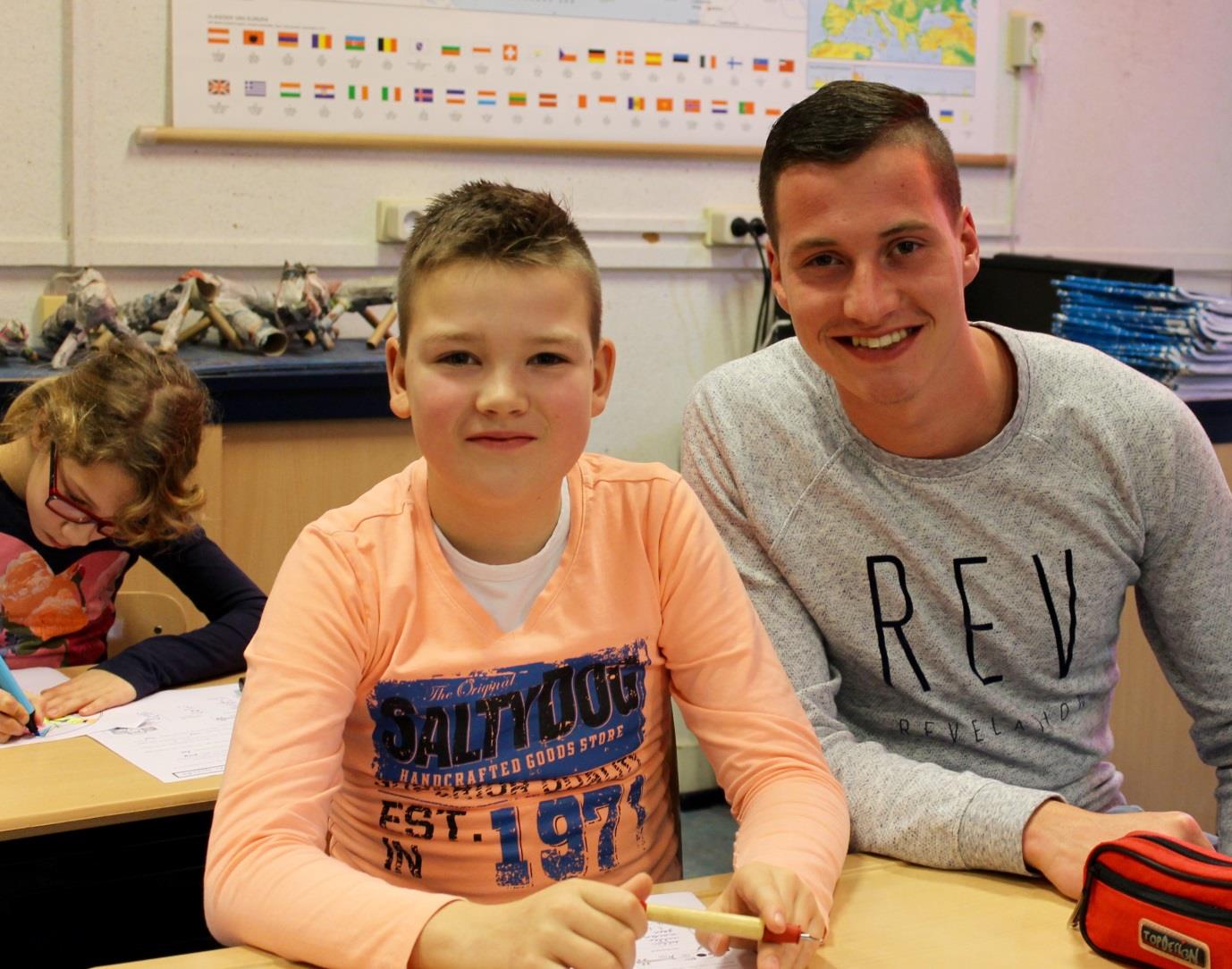 Groep 8: Huiswerk: Di: toets aardrijkskunde H4 Wo: blad begrijpend lezen Do: werkwoordspelling les 10 voltooide tijd De kinderen hebben als opdracht gekregen te bedenken