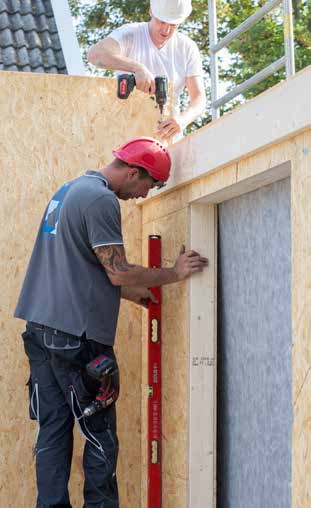 Ontwerp en uitvoering in detail Het met stucwerk Het met geventileerde gevelbekleding voor hellende daken Kingspan Thermawall Waterkerende damp-open folie Geventileerde gevelbekleding zoals houten