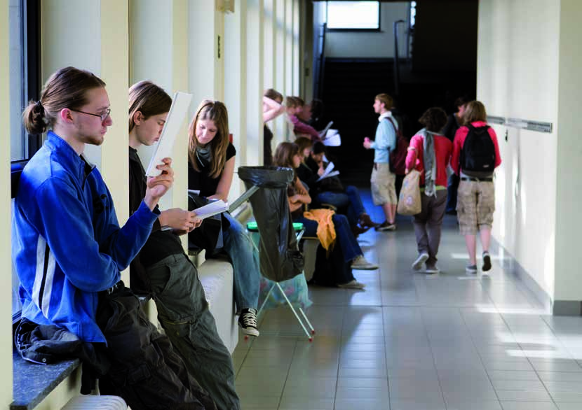Facultaire studentenverenigingen Aan de Universiteit Gent zijn er meer dan negentig erkende studentenverenigingen.