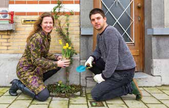 De plezante doeners: PROPER, GROEN EN SAMEN Wie zijn de plezante doeners? Wij zijn een hecht groepje geëngageerde buurtbewoners uit het Rabot.