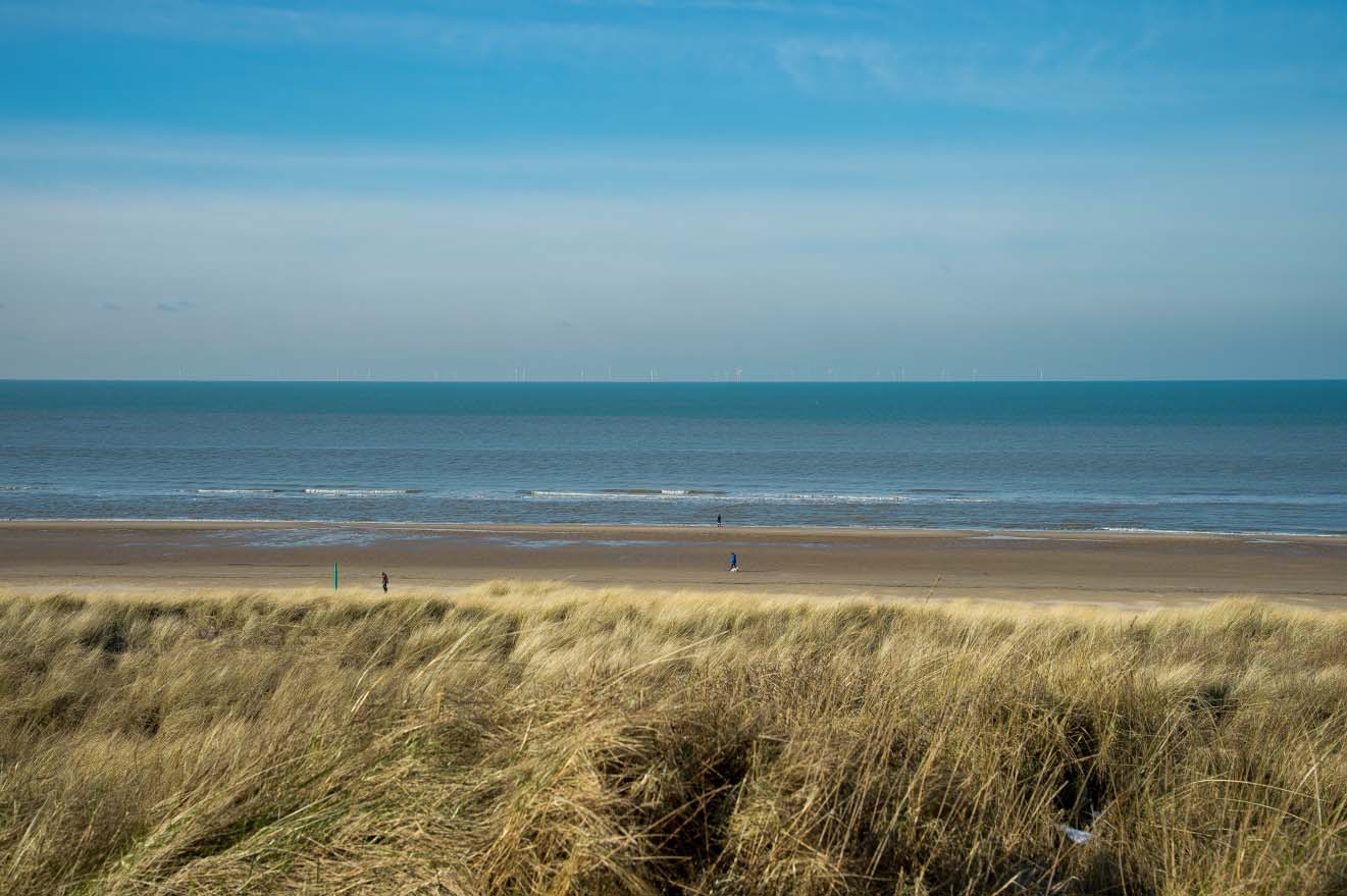 Figuur 34: Foto met zicht vanaf de boulevard bij Egmond aan Zee, bij helder weer. De foto is genomen op 13 februari 2013.