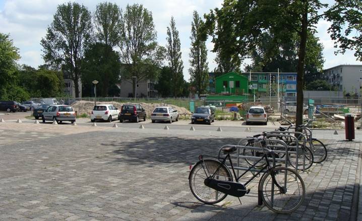Drdrecht Wielwijk: Van krachtwijk naar fietswijk 16 5 Veilige schlmgeving Jng geleerd is ud gedaan. De Fietsersbnd ziet graag dat kinderen van jngs af aan p de fiets naar schl te gaan.