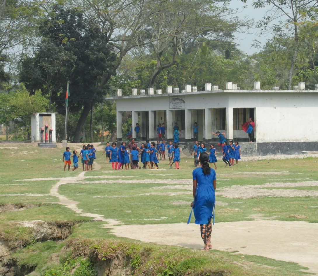 de technische school van Aloshikha. Deze school biedt kinderen juist na de basisschool de mogelijkheid hun kennis en vaardigheden uit te breiden.