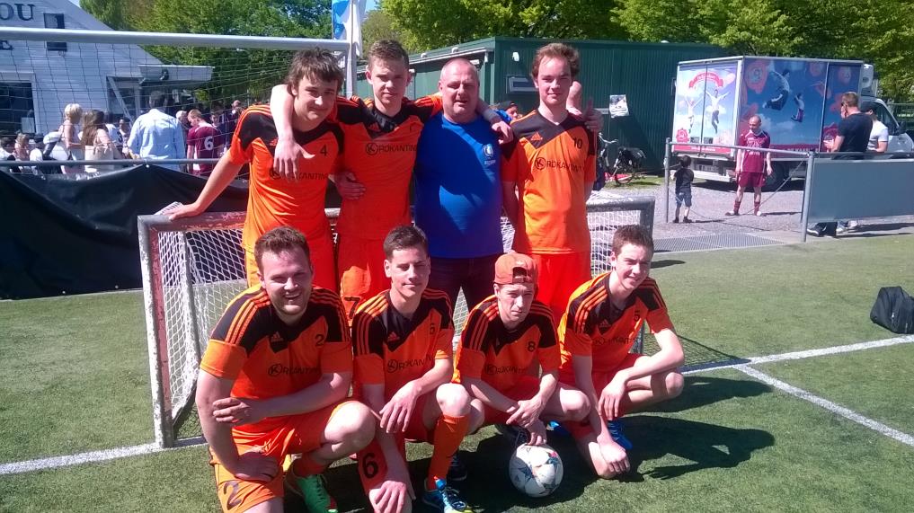 Tatanka en de ERM-Cup Tatanka deed voor het eerst mee aan de ERM-cup, het jaarlijkse minivoetbaltornooi van de supportersfederatie van KAA Gent.