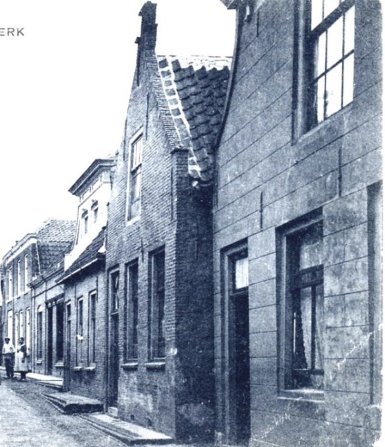 1908 Kerkstraat A-123. Op 8 oct.1908 leent Cornelis f.4800,- van de weduwe van Jacob Moolenburgh uit Zierikzee tegen 4,5% rente per jaar.