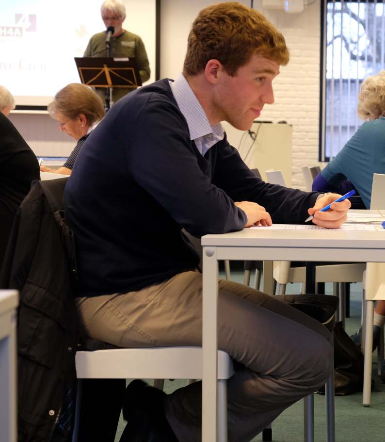 de Bibliotheek Maandelijks werd er tabletcafé gehouden in Axel, Hulst, Oostburg en Terneuzen.