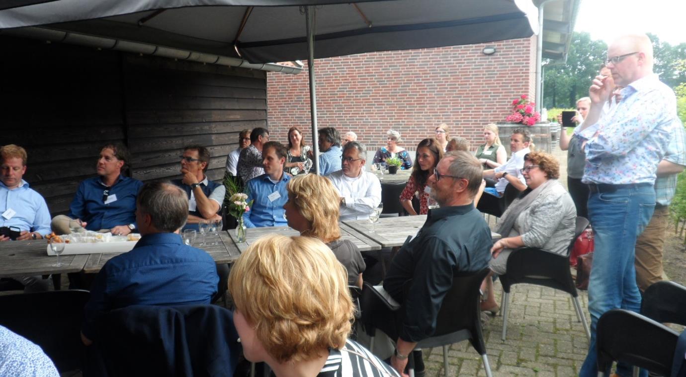 Het dorpshuis heeft bijvoorbeeld een structureel tekort, de boekenbus wordt wegbezuinigd, de gemeente wil af van sportveldonderhoud of de huisarts gaat met pensioen.