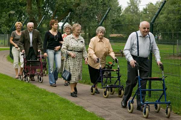 van GGZ - inlooppunten en kinderen met een verstandelijke handicap hiertoe behoren. 2.