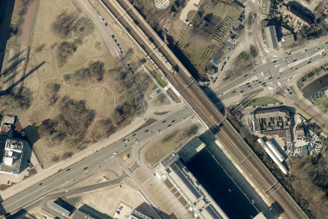 4. Aansluiting Strijp S op de Ring autoverkeer) over te laten nemen door de Achtseweg Zuid (geiedsontsluitingsweg in het vernieuwde wegencategoriseringsplan in Eindhoven op Weg).