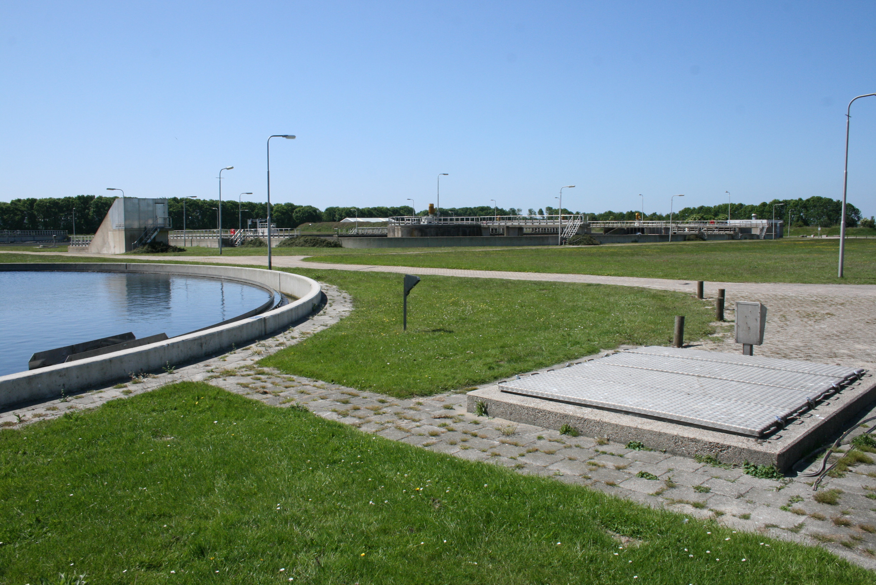 Inleiding 1 Inleiding 1.1 Aanleiding Het Hoogheemraadschap Hollands Noorderkwartier (HHNK) heeft onder andere als taak om te zorgen dat het water in sloten en plassen van goede kwaliteit is.