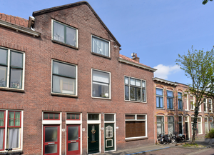 Leiden Mauritsstraat 20A UNIEKE KANS AAN DE RAND VAN HET CENTRUM VAN LEIDEN...In de gezellige Mauritsstraat ligt deze 4 kamer dubbele bovenwoning met fantastisch zonnig dakterras!