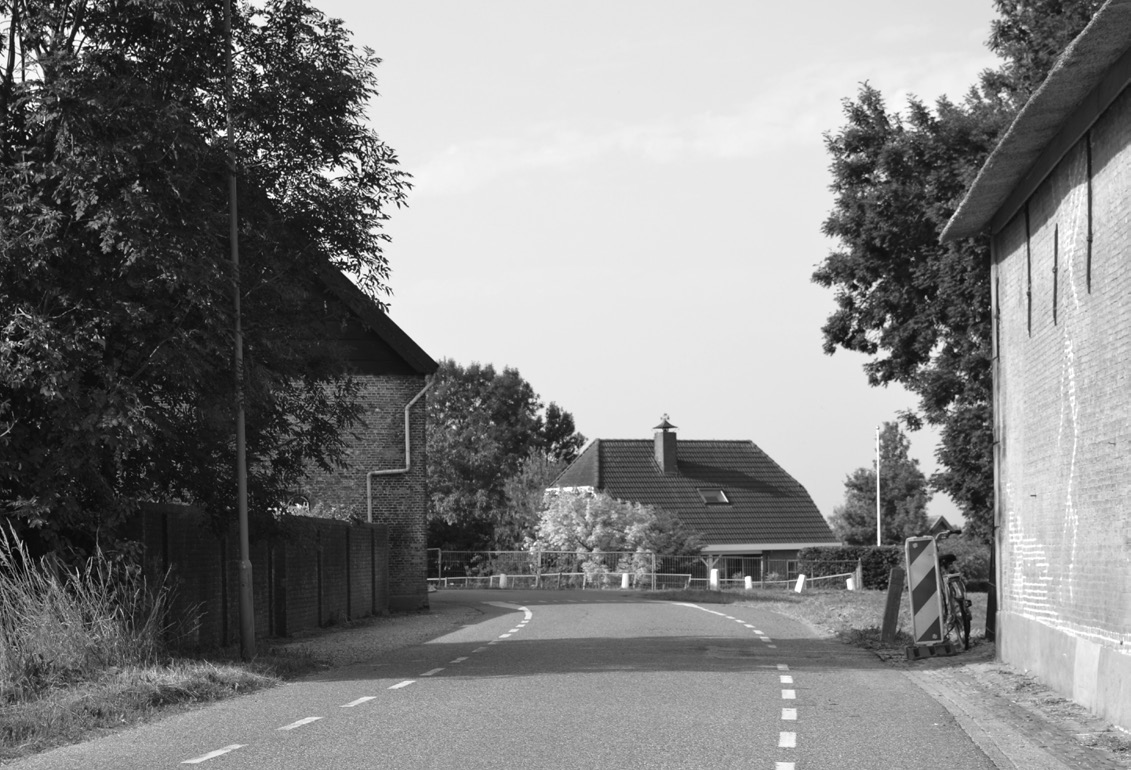 Fietspuzzelrit woensdag 5 augustus 2015 De 10 e letter van de naam van deze straat 1. Hoeveel bezoekers verwacht steutel? 2. Gesuikerd schoeisel 4. Waar woont Smaakdijk?