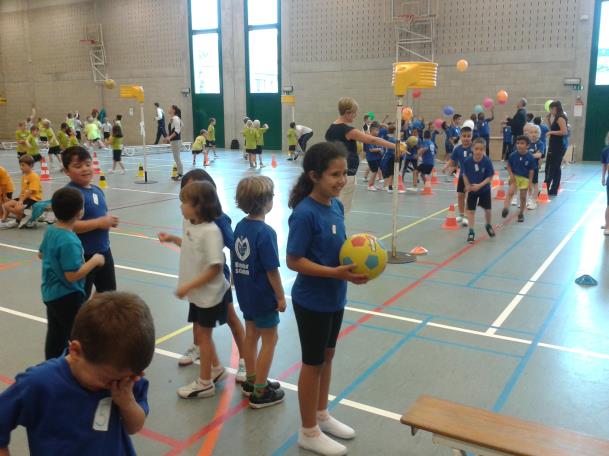 4.Vlaamse scholenveldloop. Waaaw Op woensdagnamiddag 23 september namen 80 kinderen van de lagere school deel aan de Vlaamse scholenveldloop op De Ster.