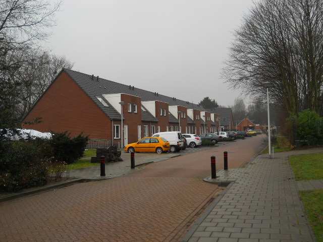 Gebied 4: Postbaan Historisch lint niveau 2 Bebouwing De bebouwing in dit historische lint dateert van voor de jaren 70, gedeeltelijk uit de jaren 70 en de Zr.