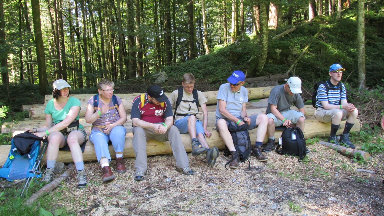 Verslag groep 3 Nick, Elvire, Peter R, Johan, Peter P, Wiske, Walter VC, Peter VDS, Hilde Gie, Thomas, Dries, Harry & Christel VI Vandaag trokken we naar Bezau.