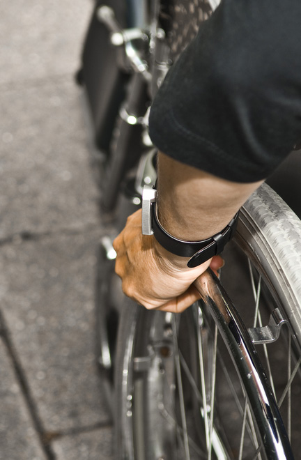 1.2 Inkomen Tegemoetkomingen aan personen met een handicap De FOD Sociale Zekerheid kan voor bepaalde patiënten, tegemoetkomingen of specifieke sociale voordelen toekennen.