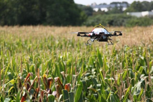 UAV farming (unmanned aerial vehicles) Metingen voor precisielandbouw en fenotypering Nadelen satelliet, vliegtuig, handheld en machinemounted sensors: kosten, resolutie, revisiting