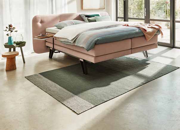 De boxspring als hybride slaapsysteem 2.499,- M line Ultimate De Ultimate staat niet op 4 poten, maar op een frame dat rondom de hele box loopt.