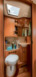 HYMER T SL 47 Comfort in de slaap- en badkamer Perfect uitgerust voor een comfortabele vakantie.