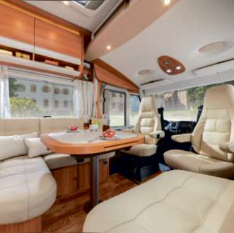 Hymermobil B-SL 87 Woon- en keukencomfort Perfecte combinatie van functionaliteit en design. Comfortabel zitten De zitelementen in de hier weergegeven B 878 SL schitteren in Leder Kiesel.