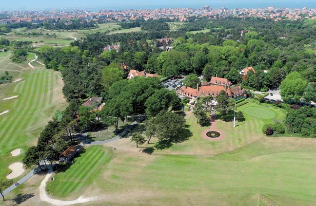 De recreatieve activiteiten De Golf De Royal Zoute Golf Club is 2 plaatsen gestegen in het klassement van de Europese golfterreinen dat door het tijdschrift Golf World («Top 100 European Courses»)
