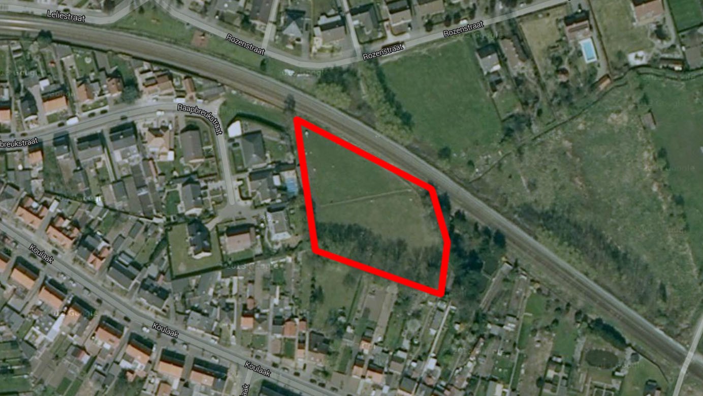 Fig. 2: Kleurenorthofoto met een situering van het onderzoeksgebied (maps.google.nl) Het projectgebied (Fig. 2) is gelegen ten noorden van het centrum van Herentals.