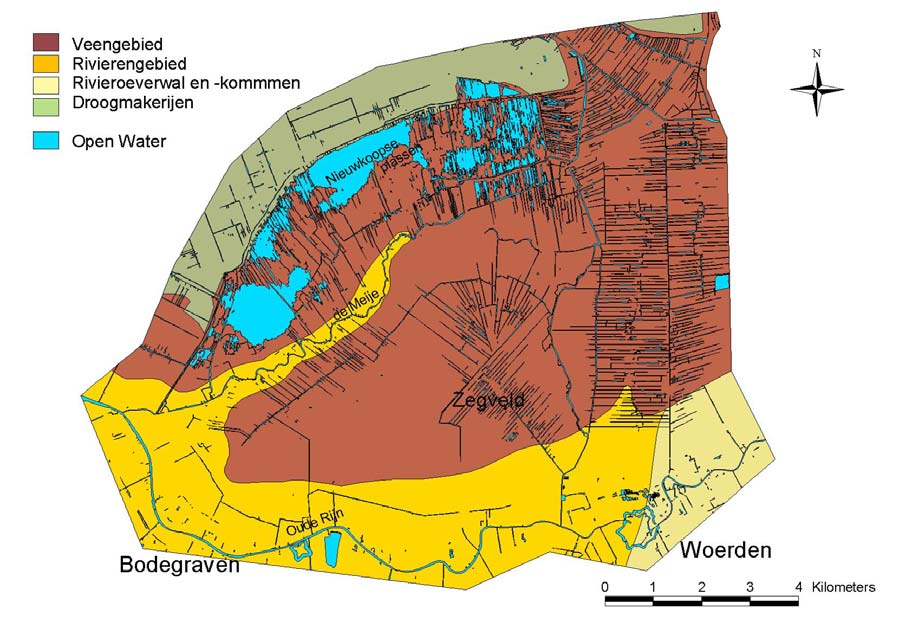 Figuur 2-3 Geomorfologische kaart van het studiegebied In het uiterste zuidoosten van het modelgebied komt klei voor. Er is nog steeds een systeem van rivieroeverwallen en -kommen herkenbaar.
