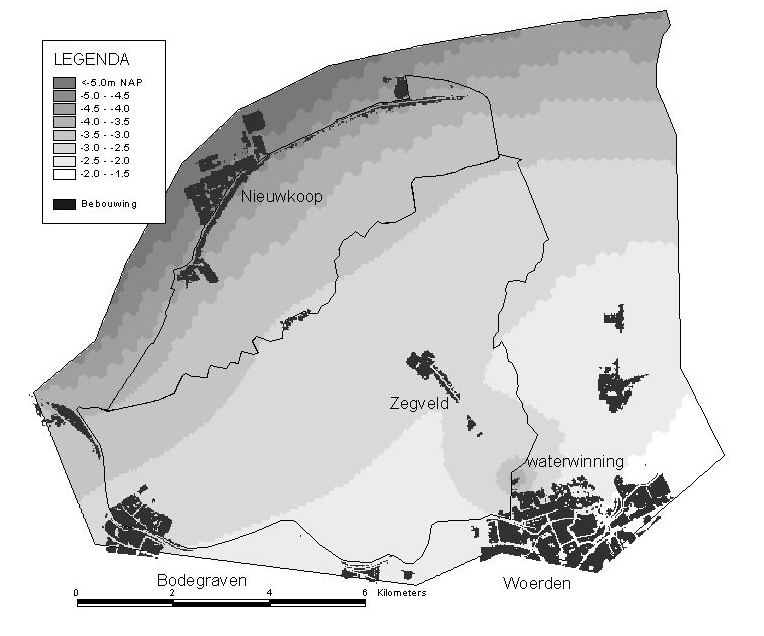 Figuur 3-10 Gemiddelde stijghoogte en isohypsen (m+nap) in het eerst watervoerende pakket in de periode 1996-20