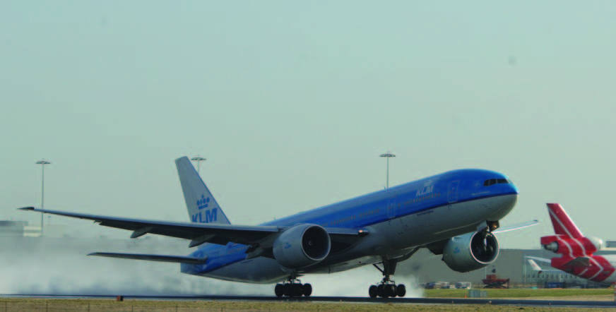 Boeing 777 Hinderbeperkende maatregelen: plussen en minnen Vaste bochtstraal Uithoorn De inwoners van Uithoorn en De Kwakel zijn in juni geïnformeerd, dat het aangekondigde experiment met het vliegen