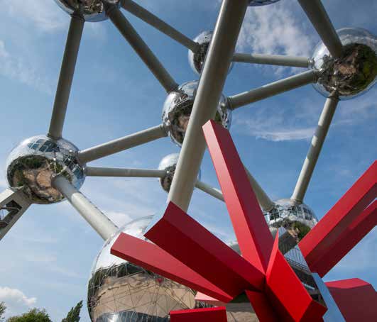 Atomium expo een kunstcentrum, de vreugde van cultuur, de magie van architectuur Het Atomium is een belangrijk symbool van het Brusselse landschap, zowel architecturaal als technisch is ze hoogstaand.