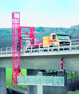 Laagwerkers MBI 140-1,4/S Vrachtwagen/zelfrijdend werkvoertuig Max. horizontale reikwijdte onder het bouwwerk 14,00 m Platformbreedte (grondplatform/teleplatform) 1,40/1,30 m Max.