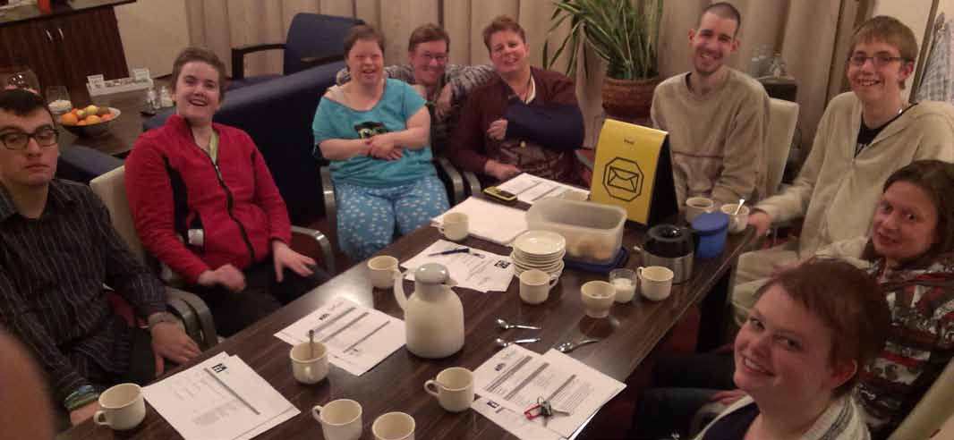 Cliëntenpanel in gesprek met raad Boerhaave Het cliëntpanel communicatie Eva, Leonie en Co wil graag meer weten over de cliëntenraden bij SDW.