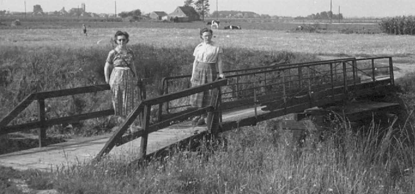 Het tweede huis van Minne Feringa (bron; mw A. Rolfes- Feringa). Later wordt de keet afgebroken en een stenen huis op dezelfde plaats gebouwd. Zoon Hendrik bewoont dit huis tot ongeveer 1950.