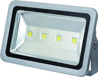 De krachtpatser IP 65 Chip-LED-lamp L CN 1200 IP 65 Voor binnen en buiten, IP 65. Verlichten van huisportieken, garages, oprijlaan, loodsen, enz. 80 % minder energieverbruik dan traditionele lampen.