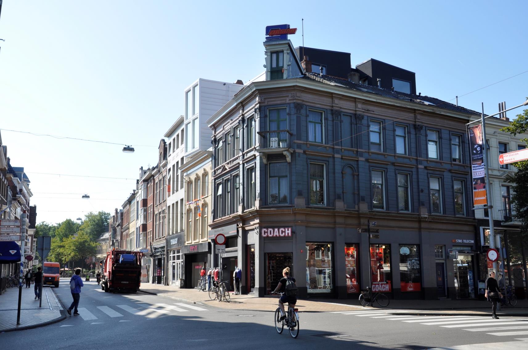 STAP 3 NIEUWE STIJL VERSUS OUDE STIJL Herestraat 91 Groningen; een nieuwe laag toevoegen aan de stad - Optimaliseren beschikbare ruimte