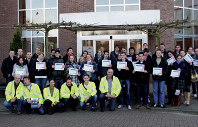 Gemeentelijke uitvoering verkleint afstand tot (potentiële) deelnemers Praktijkdagen voor Jonge Autorijders door Jaap van Steenbergen Eind vorig jaar is in de provincie Zuid-Holland een proef