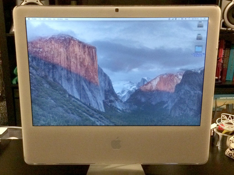 Stap 6 Bonus stadium - achter mount MacBook Om alles netjes achter te houden, en als ik daar een apart toetsenbord en de Magic Mouse, ik wilde ook monteer de Macbook - heb ik een mount uit hout in