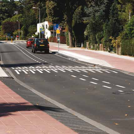 Fietsers op de hoofdweg Naarmate het aantal ontmoetingen groter wordt, neemt ook de onveiligheid toe.