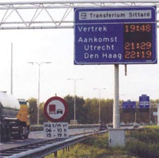 Een voorbeeld: de regionale verkeersmanager gebruikt de dynamische route-informatiepanelen (DRIP s) op de rijkswegen om het verkeer te informeren over een stremming op een provinciale weg.