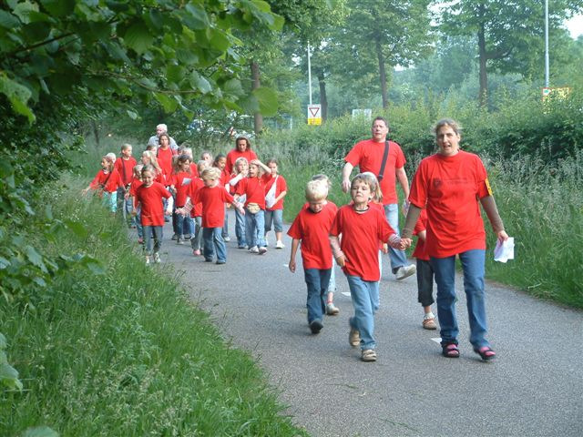 vertonen dan in een voorstelling hun kunsten aan het meestal massaal toegestroomde publiek. 12.