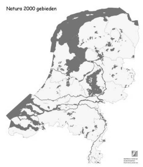 Voor de bescherming, de instandhouding en het herstel van biotopen en leefgebieden worden in de eerste plaats de volgende maatregelen getroffen: a) instelling van beschermingszones; b) onderhoud en