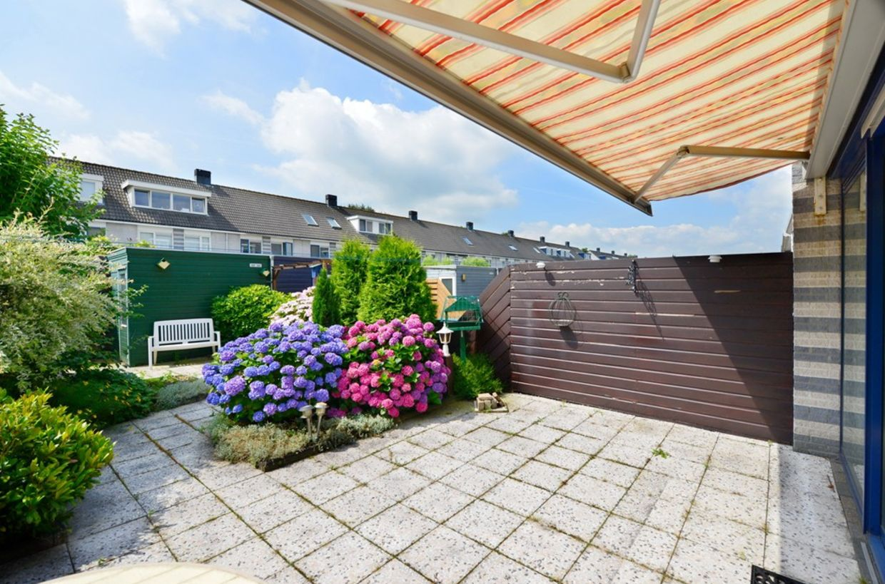 Ligging en indeling Tuin Tuin een heerlijke 12 meter diepe achtertuin op het zuiden!