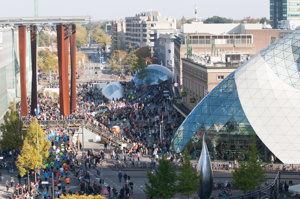 DLL Marathon Eindhoven 2015 De beleving van de bewoners Fontys Economische Hogeschool Tilburg/SPECO, 2015