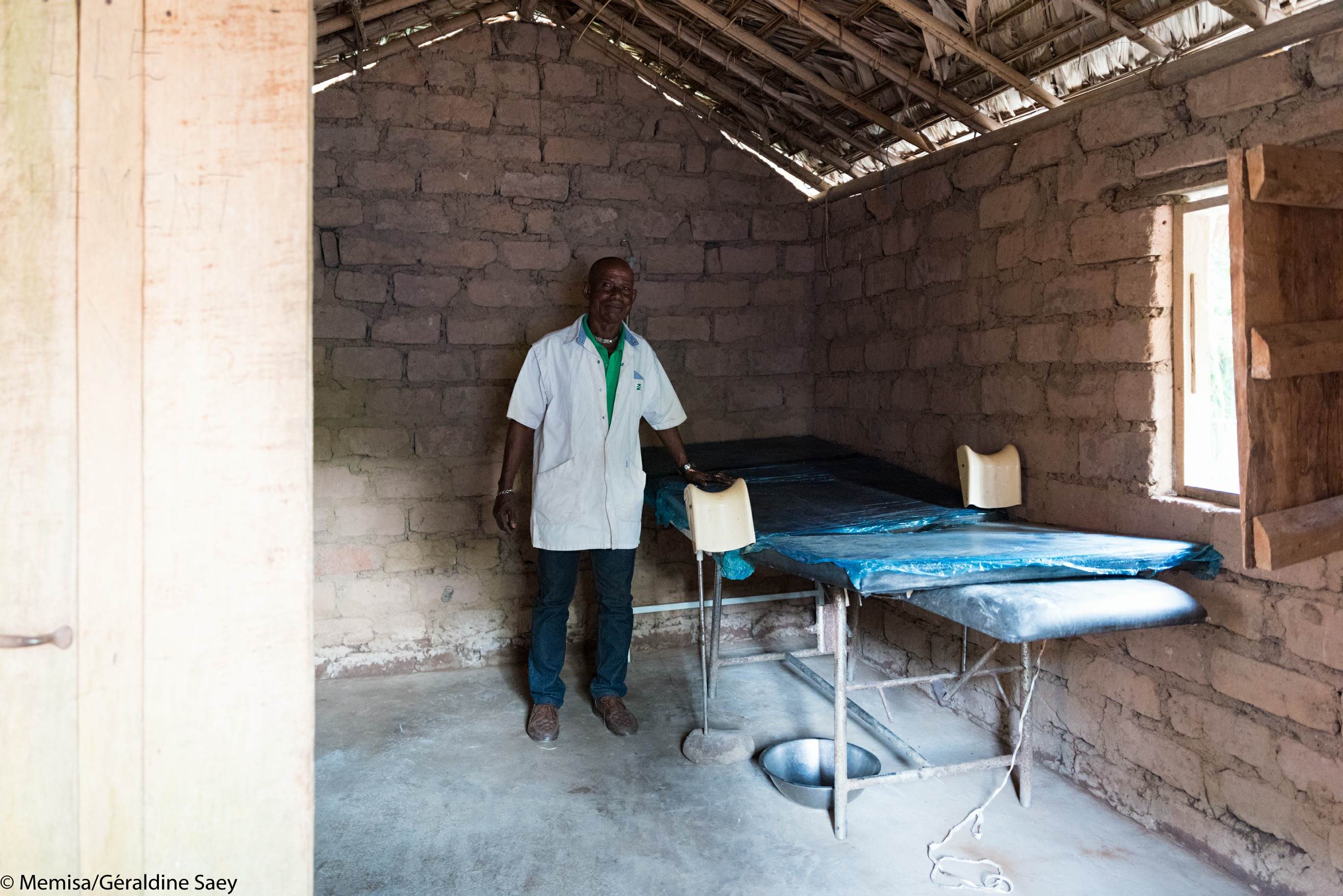 Gervais is radioloog in het ziekenhuis van Gombe-Matadi en verantwoordelijk voor het nemen van echografieën. Hij doet zijn werk graag.