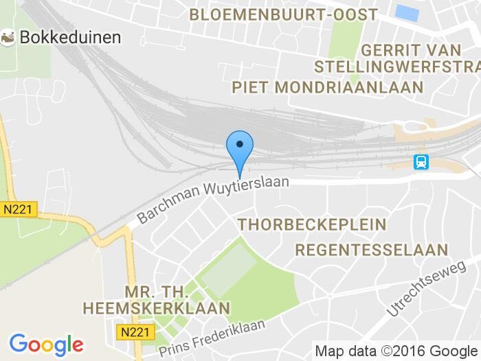 Kenmerken : Soort : Woonhuis Type woning : Vrijstaande woning Aantal kamers : 5 kamers waarvan 3 slaapkamer(s) Inhoud woning : 710 m 3 Perceel oppervlakte : 1.