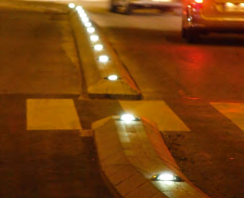 15 Via LED Marker De Via LED Marker is een stedelijk element, ontworpen voor de signalisatie van straten, fietspaden en voetpaden.