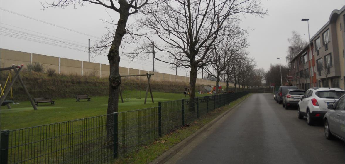 Analyse Ι karakter omgeving Het terrein van de speeltuin ligt tussen Driehoekstraat en Bund, aan Korte Bunt.