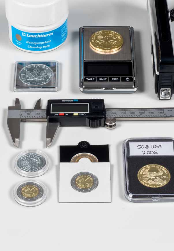 Muntcapsules, houders en andere accessoires LEUCHTTURM biedt u een omvangrijk programma munten-accessoires, beginnend met een enorme keuze aan muntcapsules voor de optimale bescherming van uw munten.